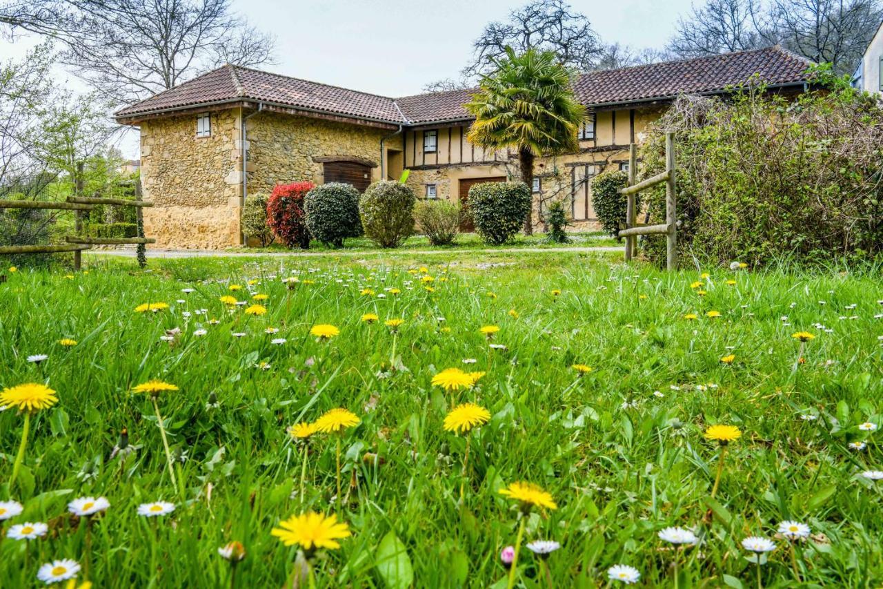 Отель Logis Le Relais Du Bastidou Beaumarches Экстерьер фото