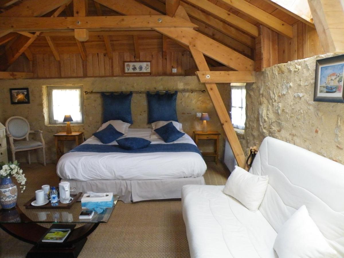Отель Logis Le Relais Du Bastidou Beaumarches Экстерьер фото