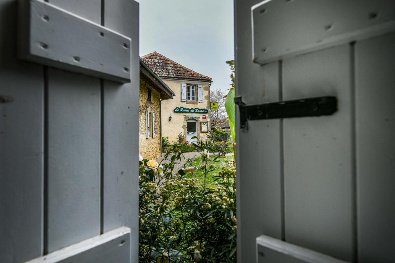 Отель Logis Le Relais Du Bastidou Beaumarches Экстерьер фото