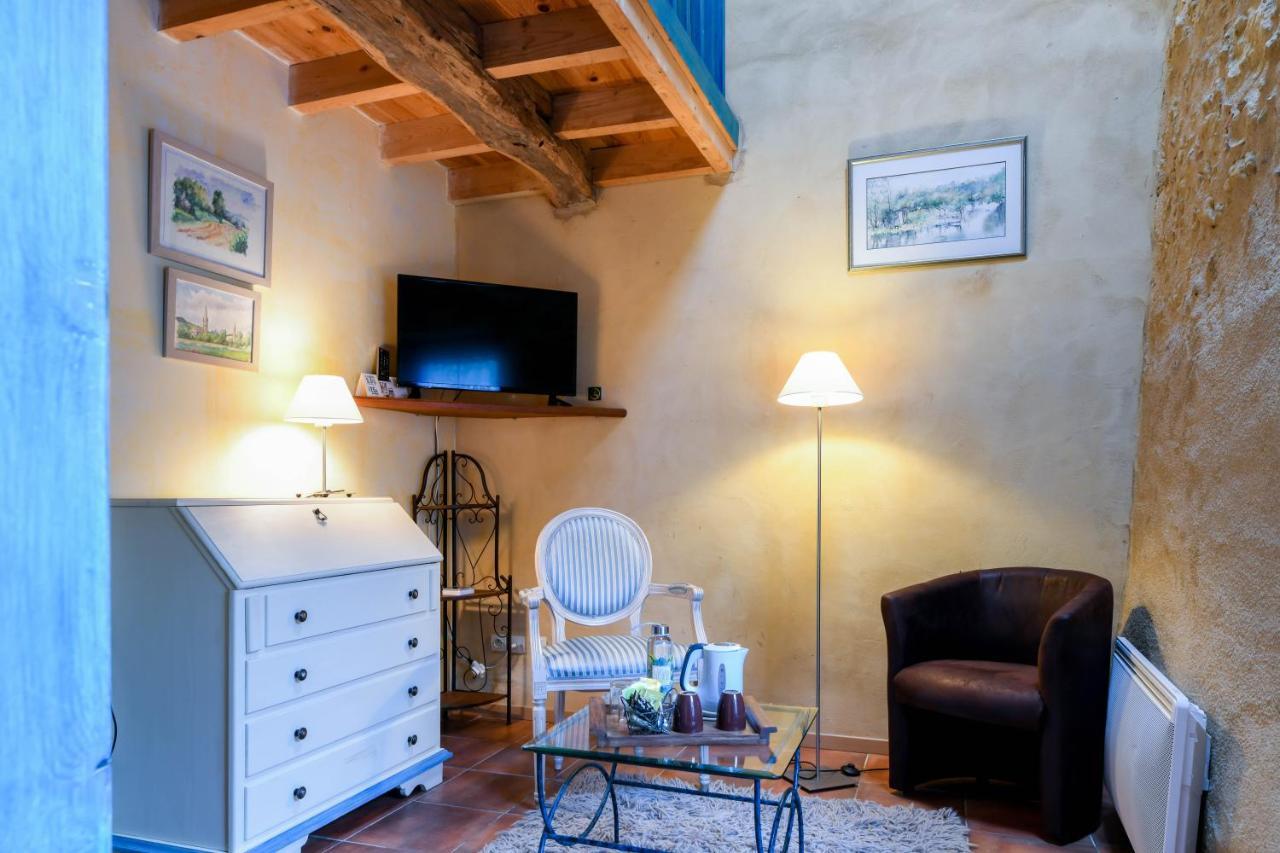 Отель Logis Le Relais Du Bastidou Beaumarches Экстерьер фото