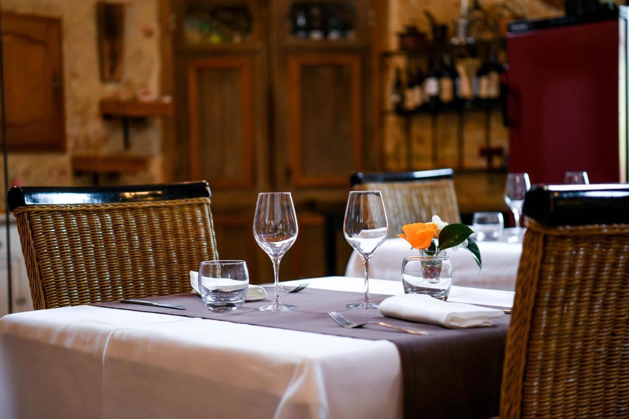 Отель Logis Le Relais Du Bastidou Beaumarches Экстерьер фото