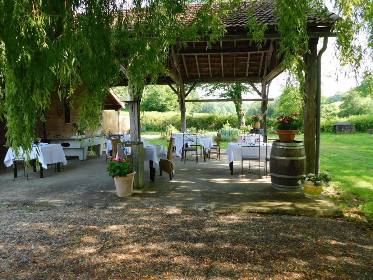 Отель Logis Le Relais Du Bastidou Beaumarches Экстерьер фото