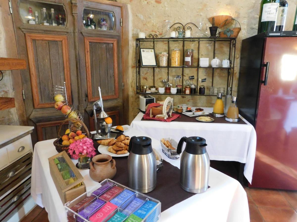Отель Logis Le Relais Du Bastidou Beaumarches Экстерьер фото