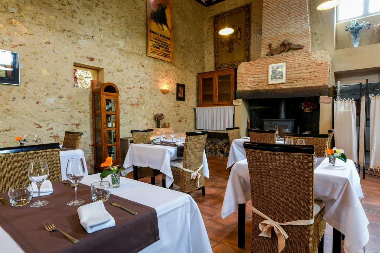 Отель Logis Le Relais Du Bastidou Beaumarches Экстерьер фото