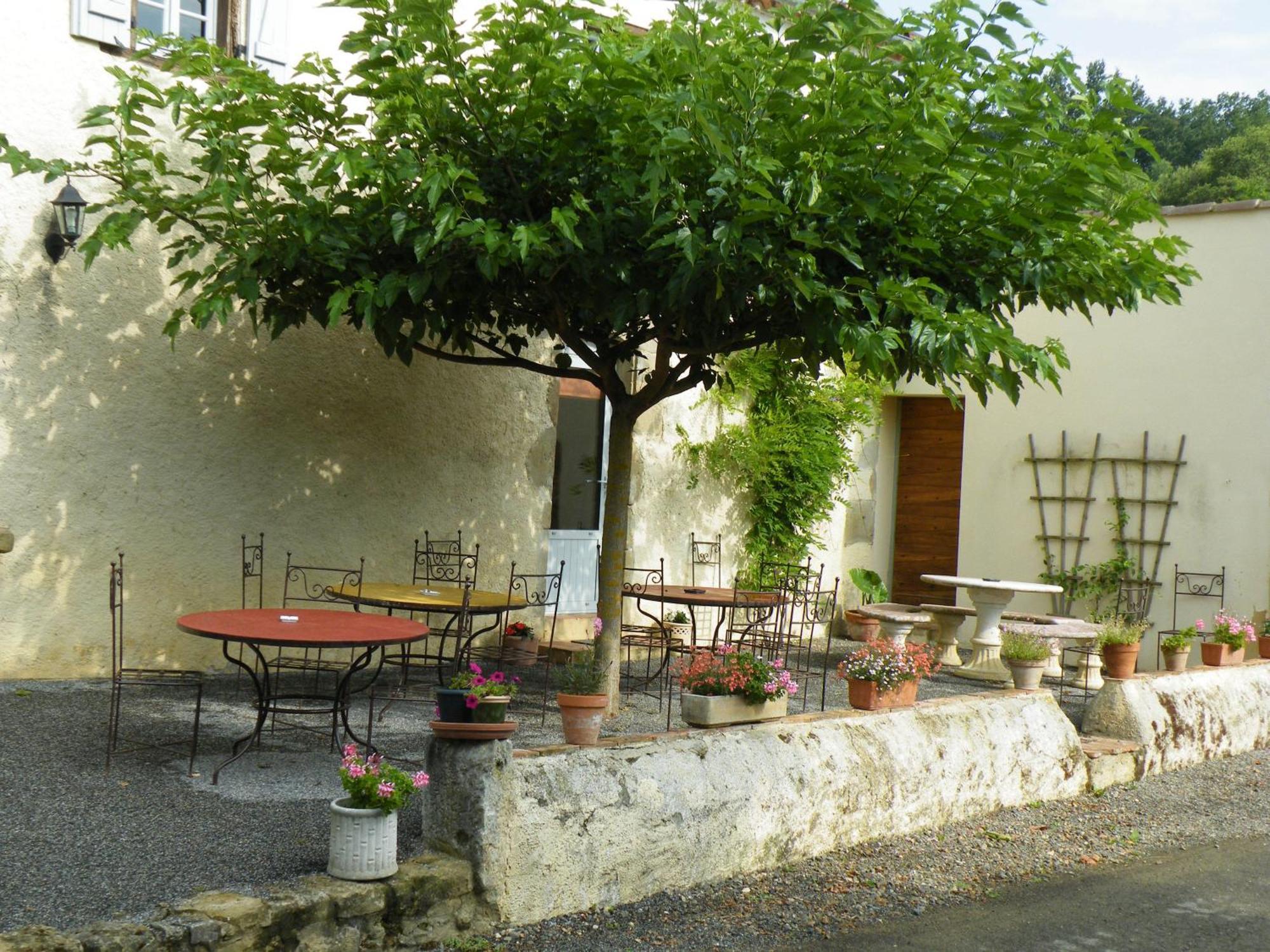 Отель Logis Le Relais Du Bastidou Beaumarches Экстерьер фото