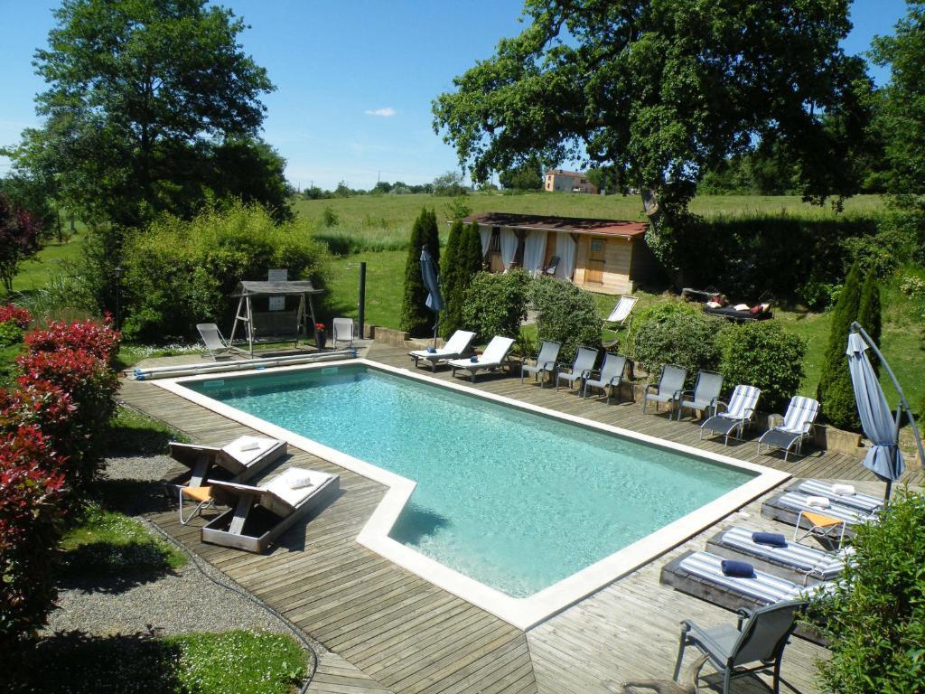 Отель Logis Le Relais Du Bastidou Beaumarches Экстерьер фото