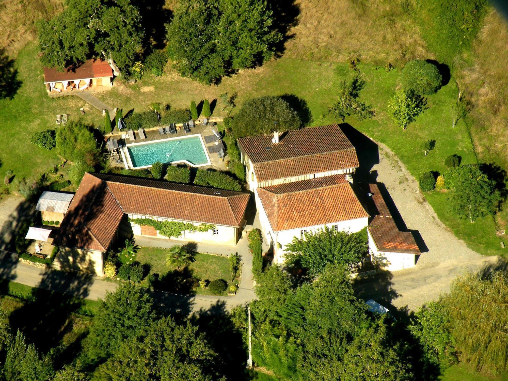 Отель Logis Le Relais Du Bastidou Beaumarches Экстерьер фото