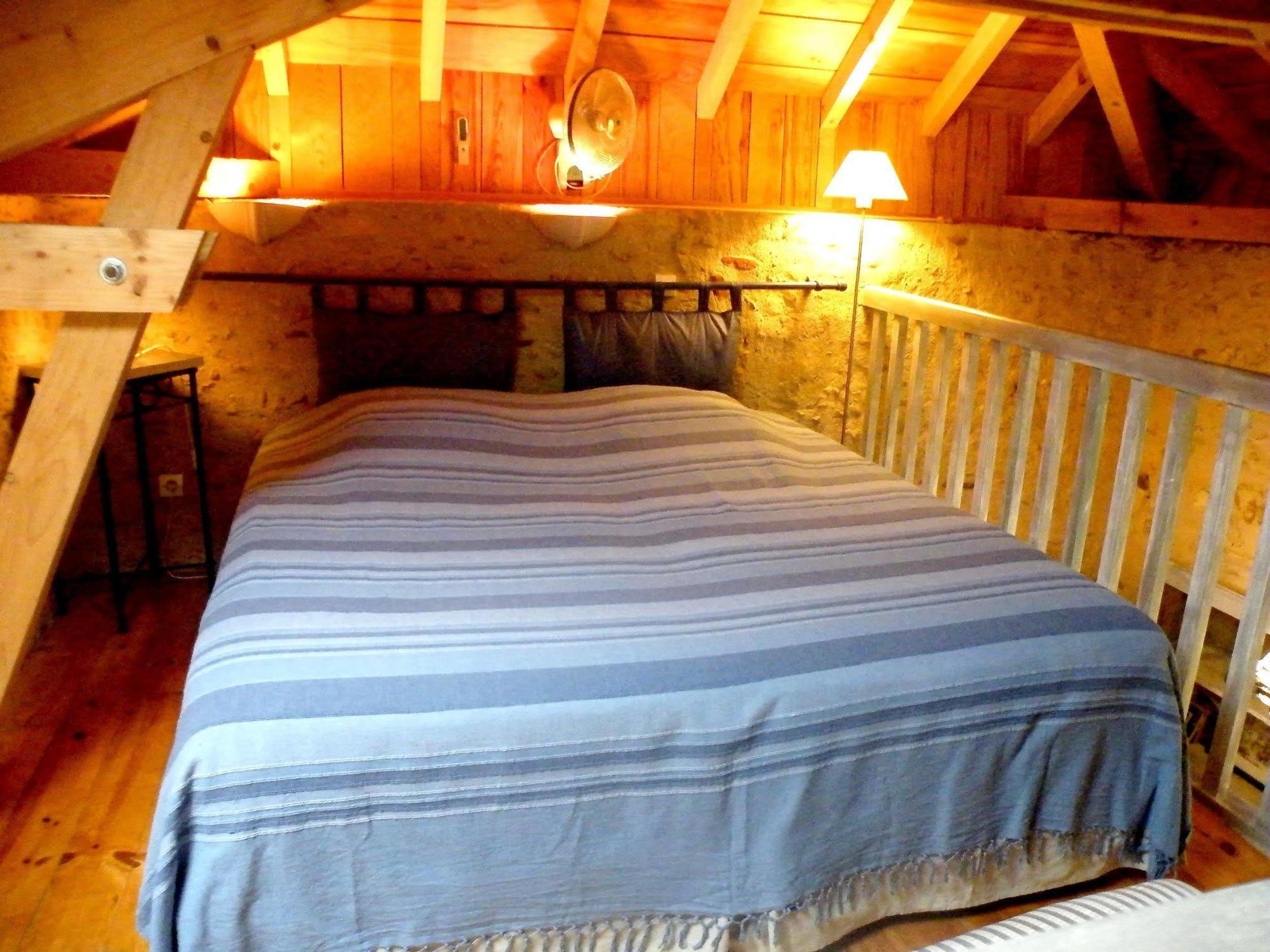 Отель Logis Le Relais Du Bastidou Beaumarches Экстерьер фото