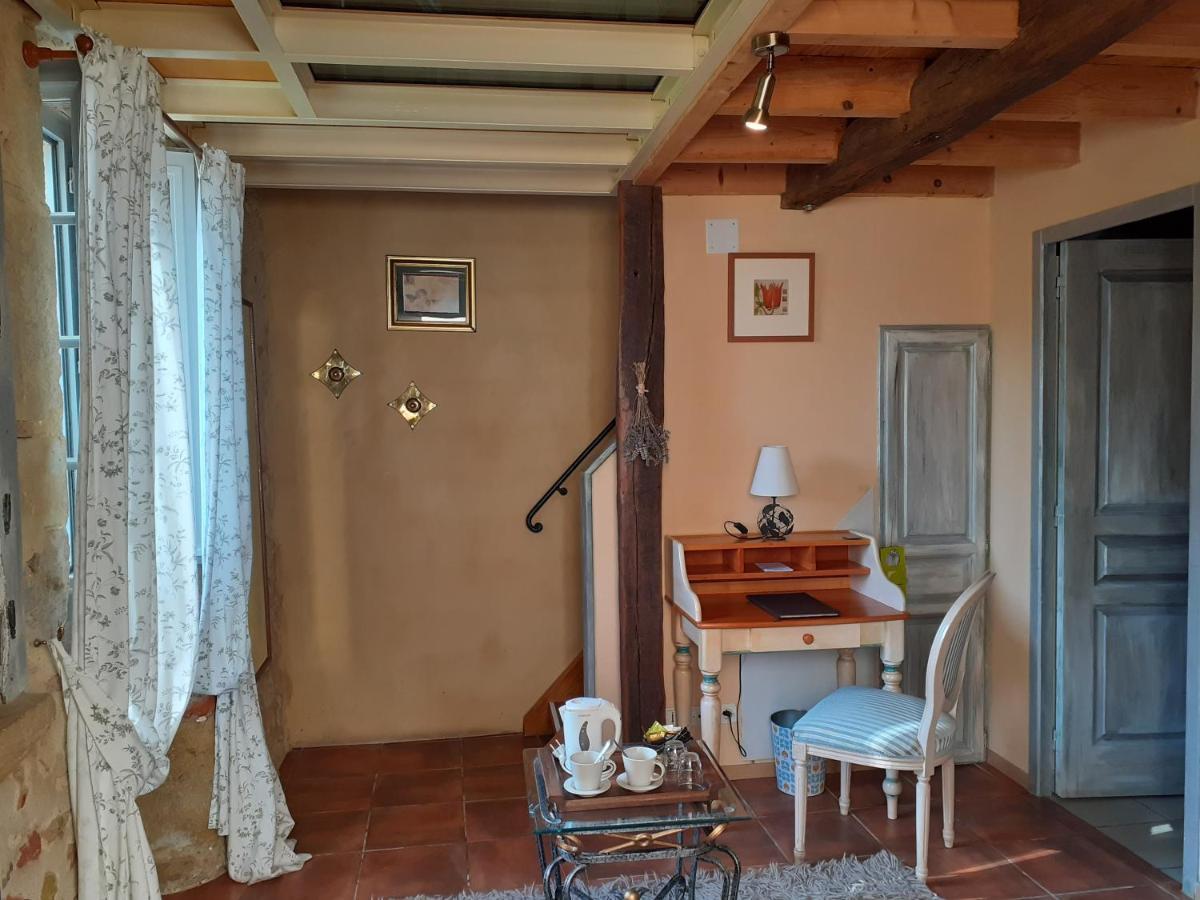 Отель Logis Le Relais Du Bastidou Beaumarches Экстерьер фото