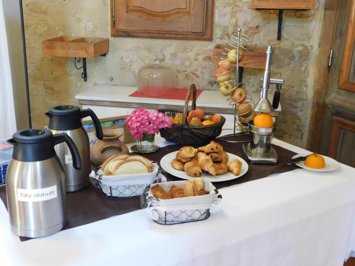 Отель Logis Le Relais Du Bastidou Beaumarches Экстерьер фото